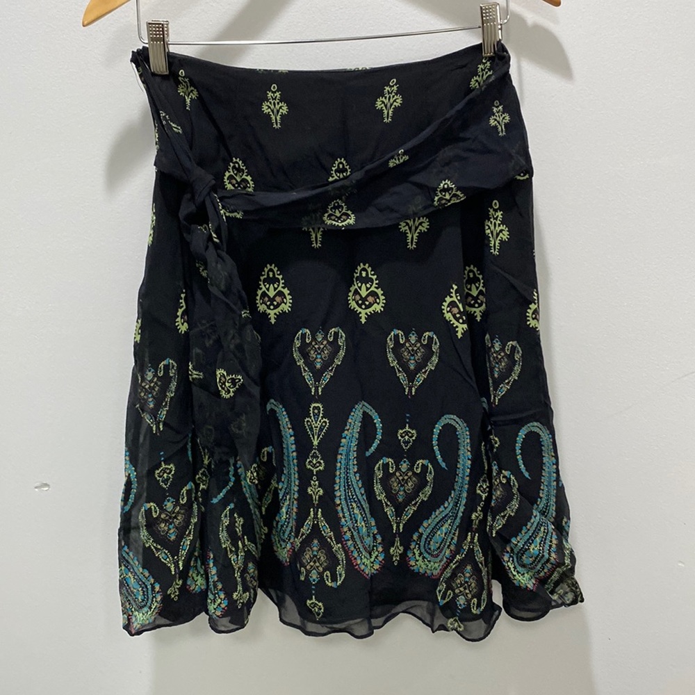 Black silk paisley skirt size 6